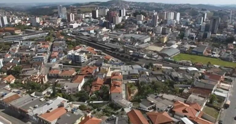 02 02 20 jovem queimada em barbacena