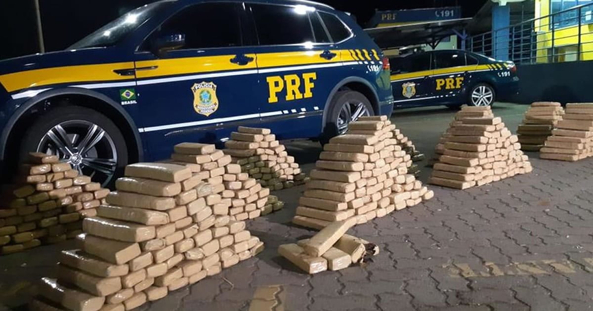 17 08 20 policia apreende drogas em onibus da prefeitura