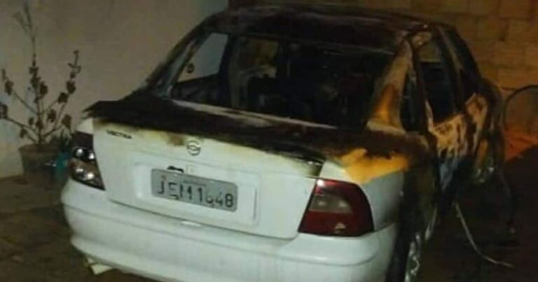 09 09 20 homem coloca fogo em no veiculo da esposa