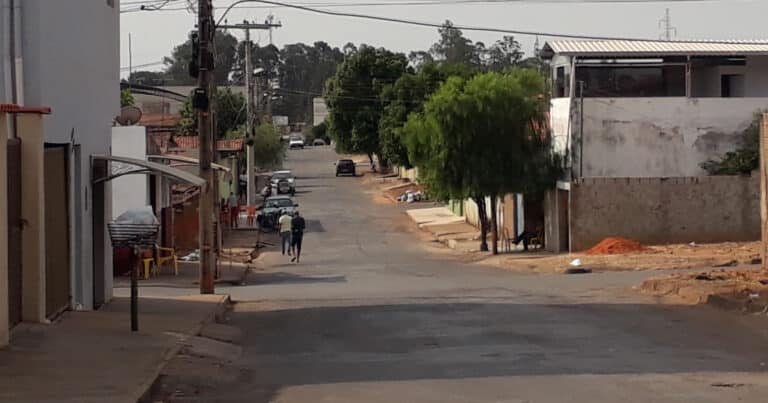 21 09 20 homem e ameacado em bar em joao pinheiro