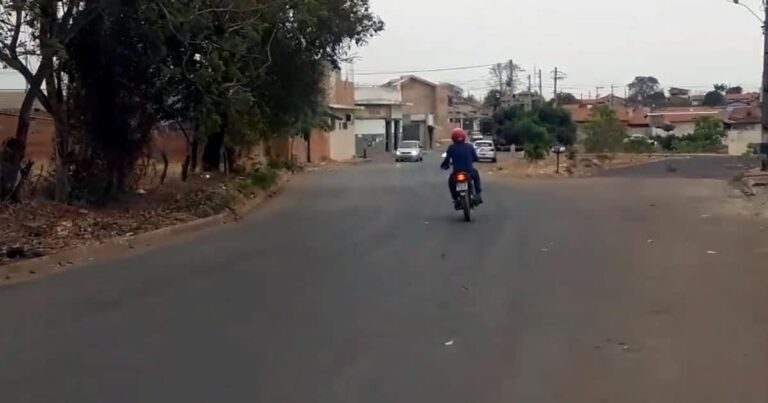 22 09 20 homem preso por furtar supemercado em joao pinheiro