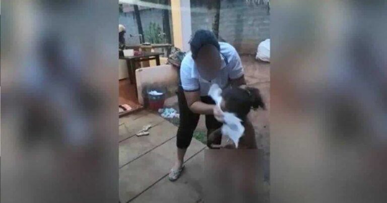 17 10 20 mae por esfregar fralda suja na cara de filha e presa