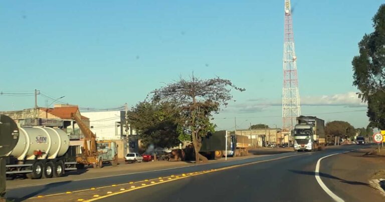 22 10 20 entrada de luizlandia do oeste jk