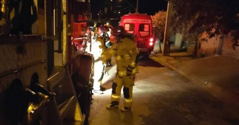 26 10 20 homem tenta colocar fogo na mulher e filhos