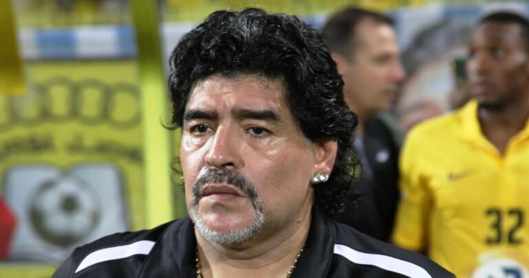25 11 20 morte do maradona capa