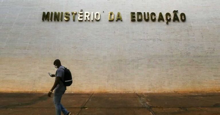 03 12 20 mec volta atras