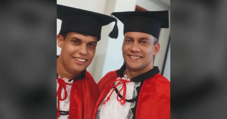 05 01 21 pai e filho formam em direito