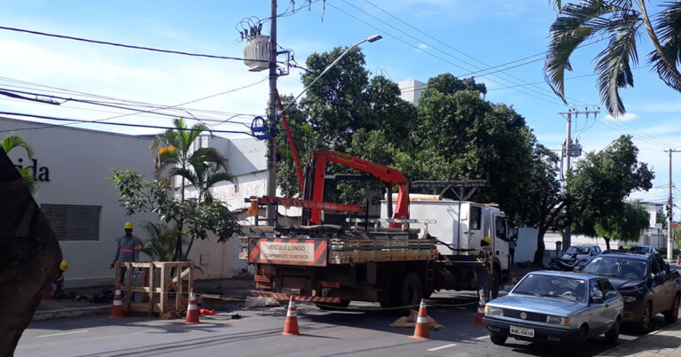 05 01 21 transformador de energia pega fogo no centro capa