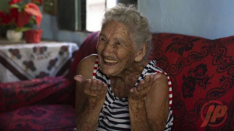 21 01 21 mulher recusa a vacina no rj