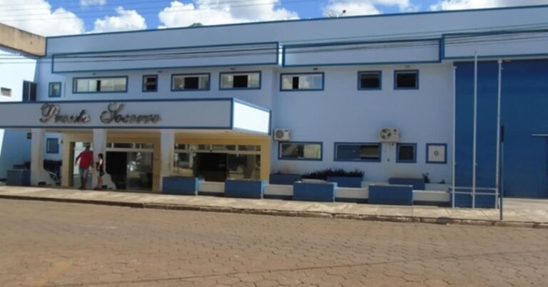 11 02 21 profisisonal da saude em paracatu