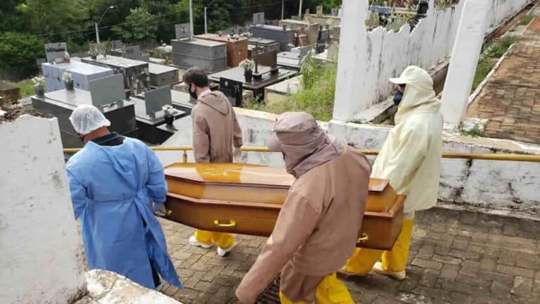 19 02 21 patos de minas record de casos e mortes em 24 horas