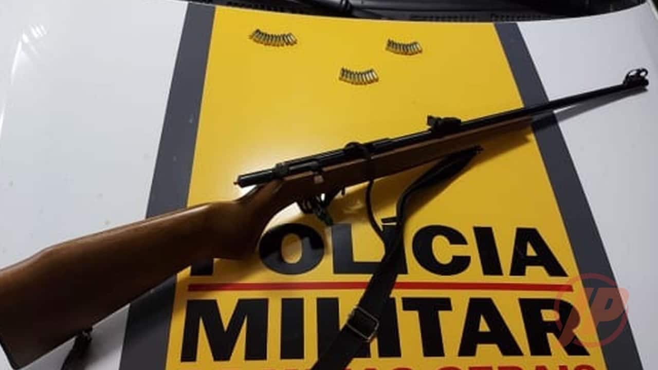 22 02 21 homem e preso com rifle em brasilandia