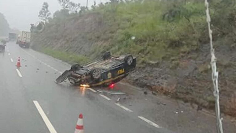 24 02 21 carreta bate em viatura da prf