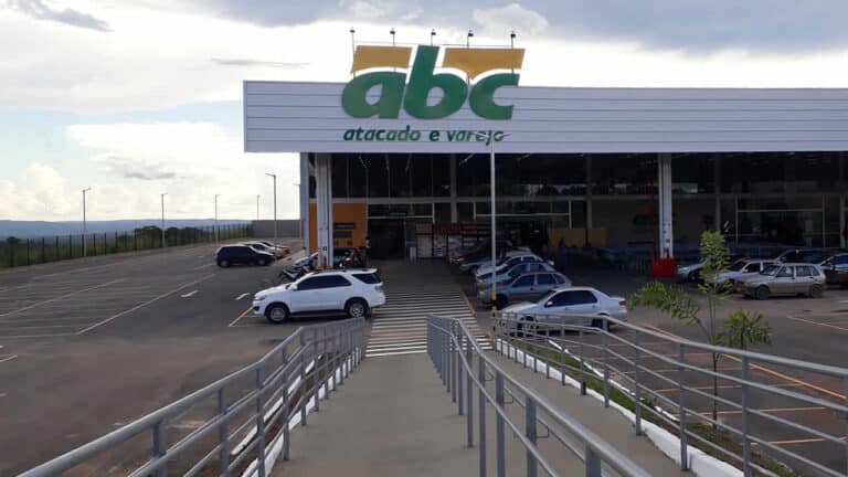 02 03 21 supermercado abc em joao pinheiro