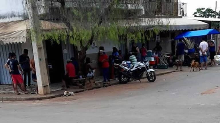 14 03 21 aglomeracao em jk distrito de joao pinheiro