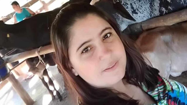 Jovem Ludmila em foto tirada publicada no Facebook