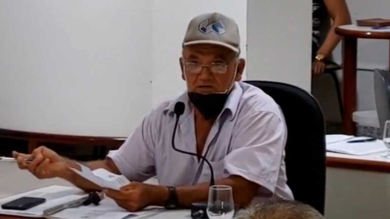 Eli Correa em em sessão na Câmara de João Pinheiro