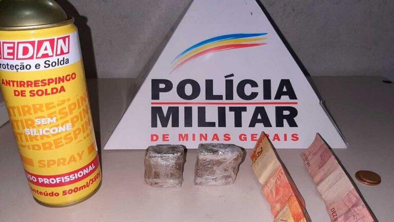 Adolescente de 17 anos é flagrado com maconha e com lata de antirrespingo em ônibus intermunicipal em João Pinheiro