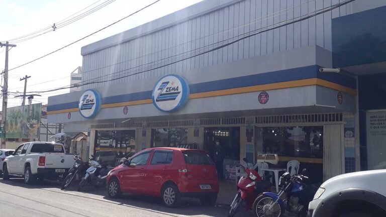 Criminosos arrombam parede e fazem verdadeiro limpa na Eletrozema de João Pinheiro