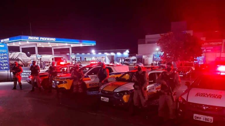 Policiais da PM da 206º Cia de PM