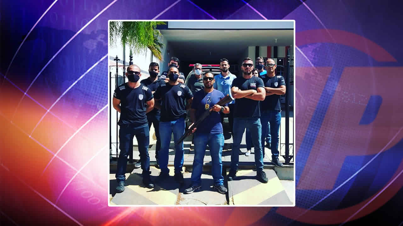 Policiais da delegacia da cidade de João Pinheiro