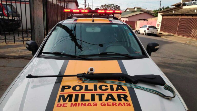 Arma de fogo apreendida pelos policiais