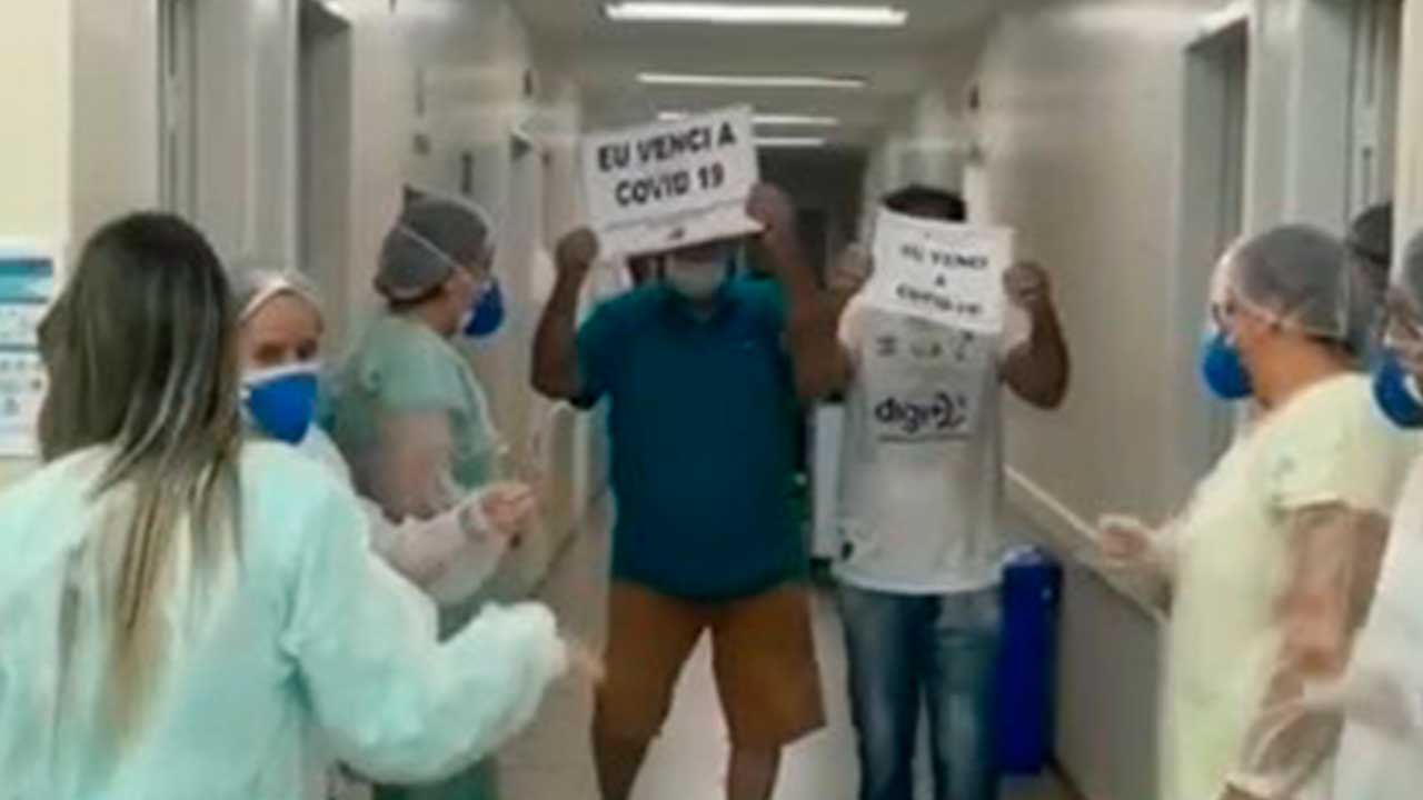 Vídeo de comemoração feito por funcionários e pacientes