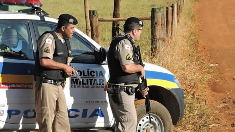 Policiais patrulha rural PMMG