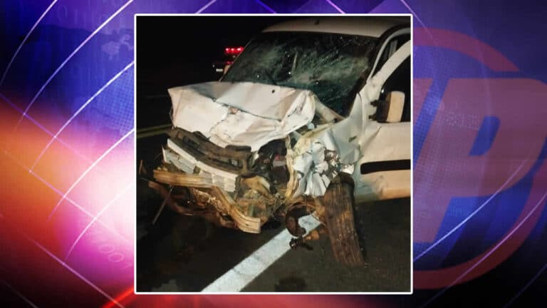 Ambulância de João Pinheiro envolvida em acidente na BR-040, saída das Lages