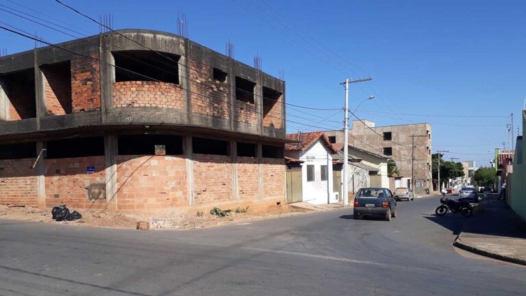 Local onde residência foi invadida por criminoso