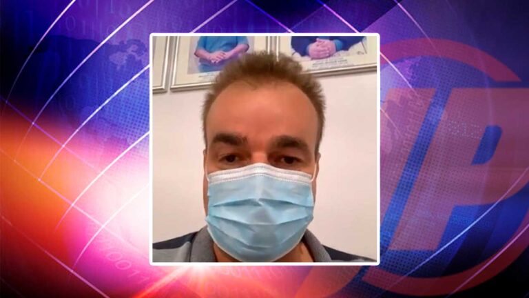 Prefeito de João Pinheiro durante live que anuncia vacinação aos profissionais da educação