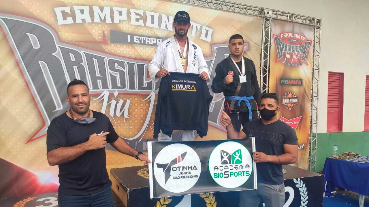 Equipe de João Pinheiro vence campeonato de jiu-jitsu e volta com a bagagem cheia de medalhas