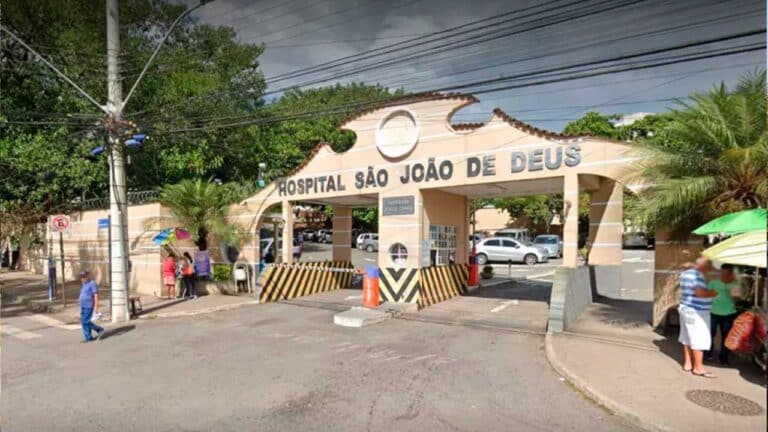 Bebê de 8 meses engole pedras de crack do pai e é internada em Divinópolis