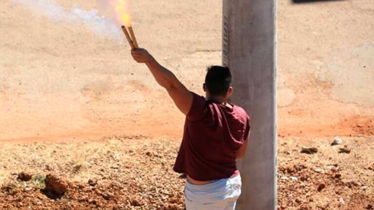 Policiais comemoram e moradores soltam fogos após morte de Lázaro em Goiás