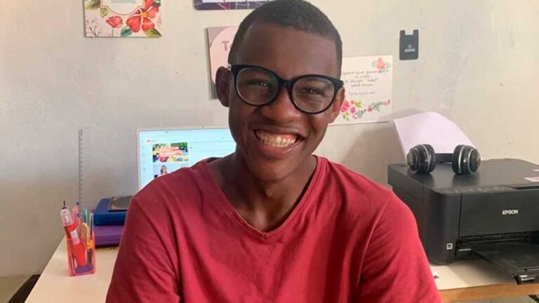 Jovem quilombola que estudou em casa sem eletricidade passa em Medicina