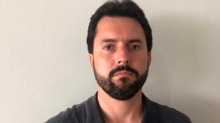 Prefeito de Patos de Minas suspende vacinação de detentos contra a Covid-19 depois de mobilização popular