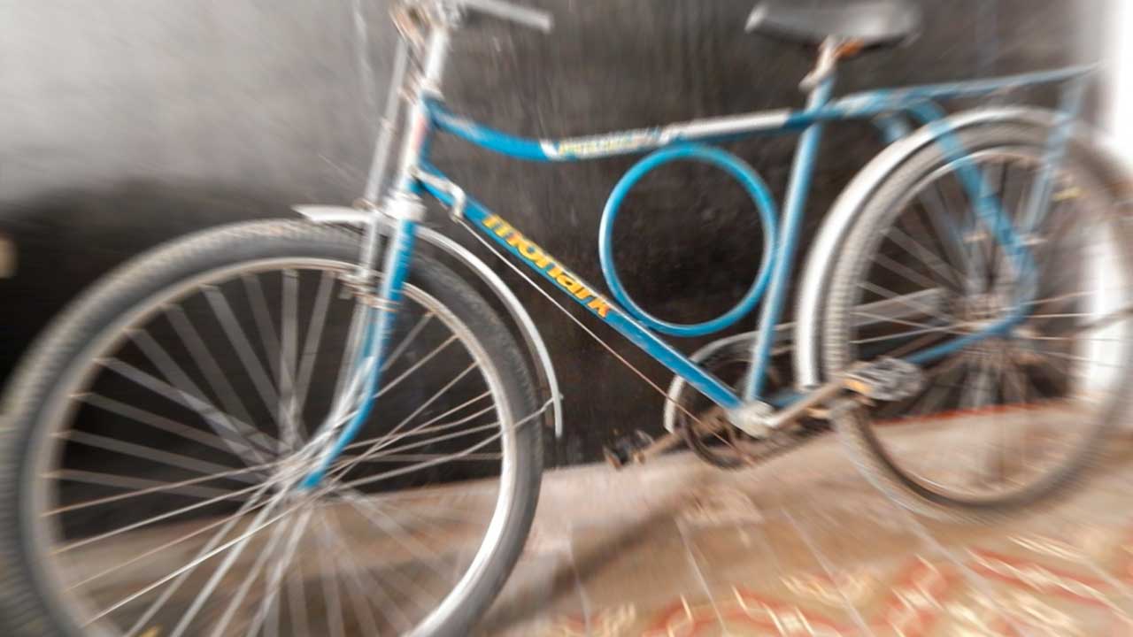 Criminoso se arrepende de furto e abandona bicicleta a poucos metros do local do crime em João Pinheiro