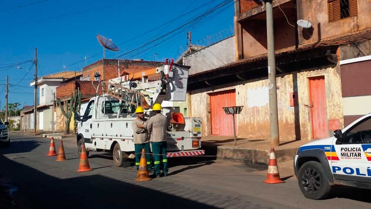 CEMIG corta energia de residência e morador chama a polícia em Brasilândia de Minas