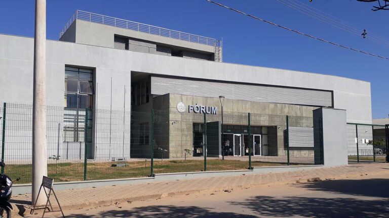 Jovem acusado de tentar matar sogro com golpe de facão vai a júri popular em João Pinheiro