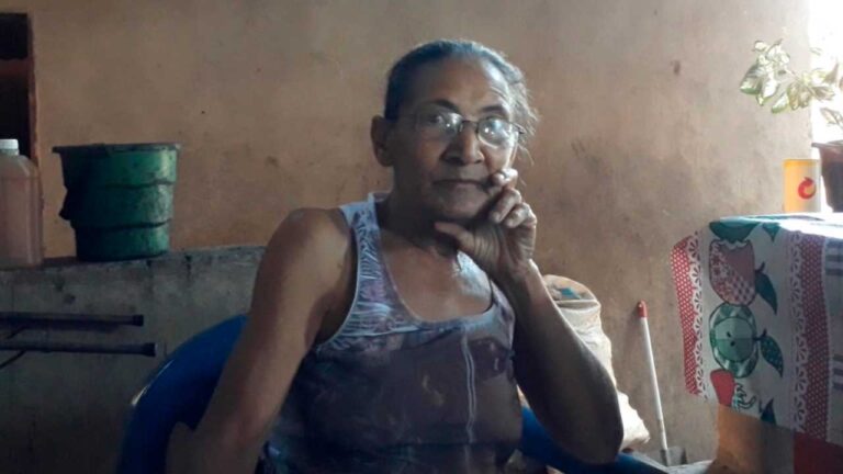 Mãe de homem preso afirma que PM abusou da força ao abordar o filho e questiona atuação da polícia em João Pinheiro