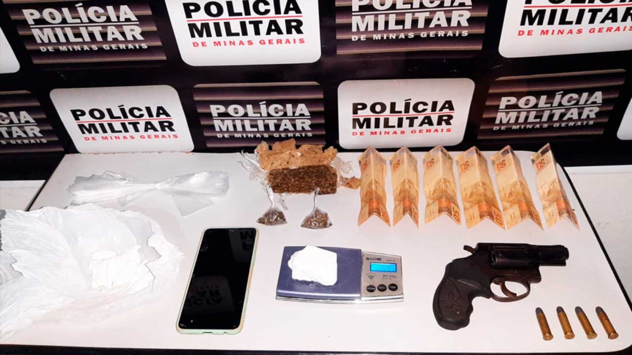 Homem tenta mentir endereço para a PM e acaba preso com grande quantidade de drogas em João Pinheiro