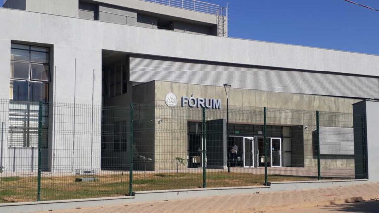 Acusado de matar homem com 8 facadas no pescoço em JK é condenado a 14 anos de prisão em João Pinheiro