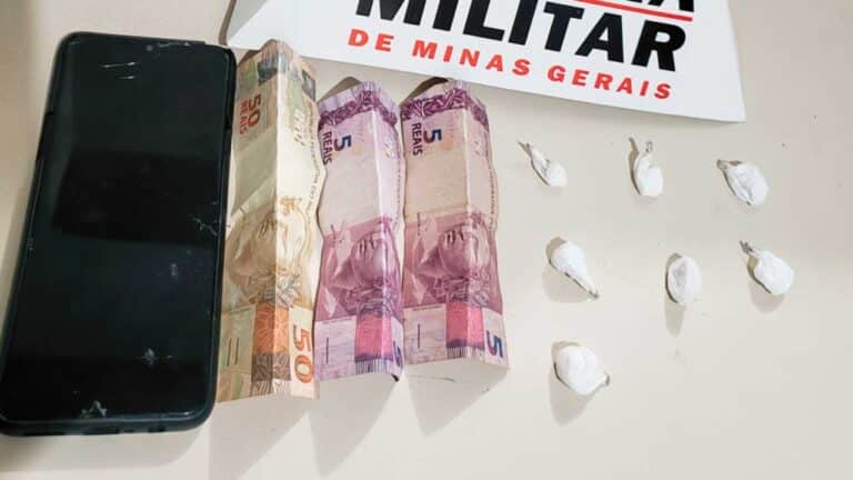 PM prende jovem de 20 anos com 7 papelotes de cocaína no Bairro Água Limpa, em João Pinheiro