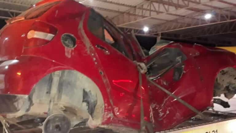 Motorista que capotou Fox vermelho no fim de semana estava a 170km/h, afirma um dos passageiros