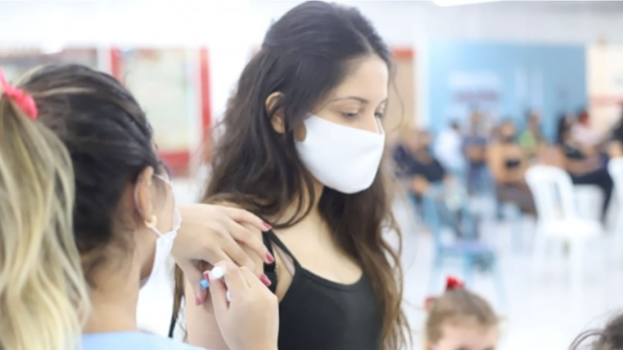 Atenção jovens: campanha de vacinação chega para a faixa etária 20 anos acima em João Pinheiro