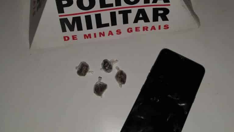 Jovem é preso por suspeita de tráfico de drogas no bairro Cais, em João Pinheiro