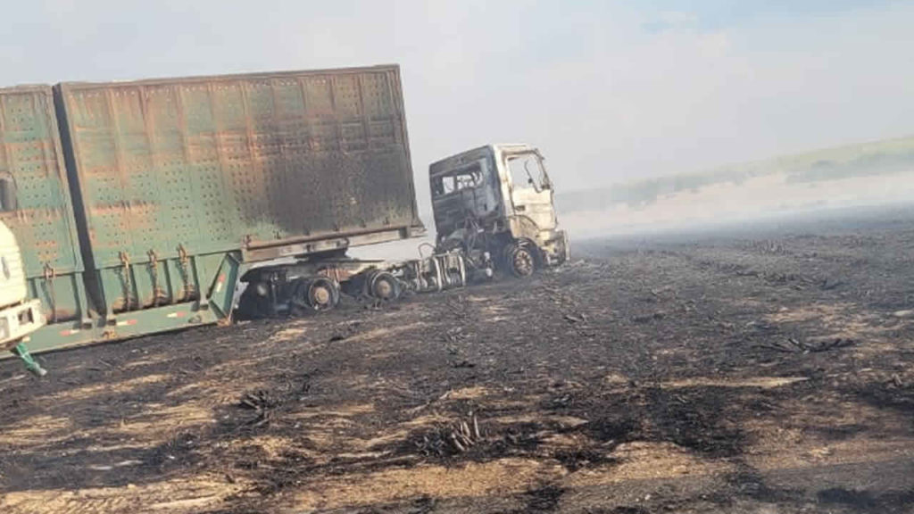 Incêndio destrói cerca 15 hectares de canavial em fazenda pertencente a usina de João Pinheiro