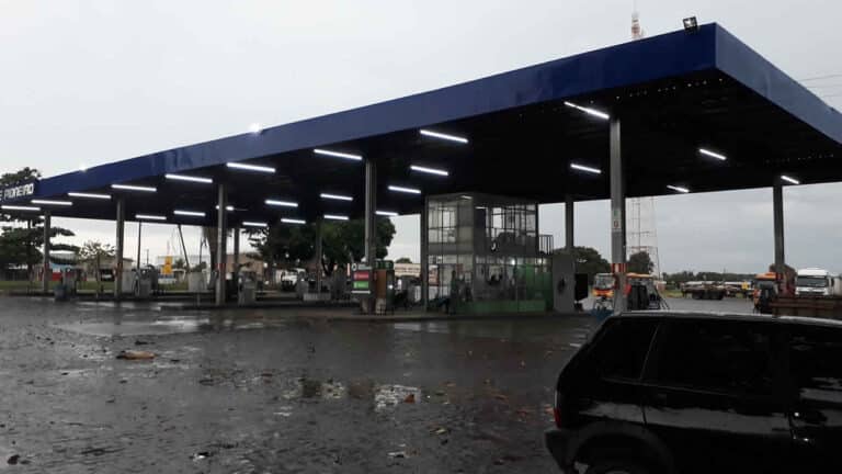 Criminosos armados e encapuzados roubam posto de combustíveis em Luizlândia do Oeste (JK)