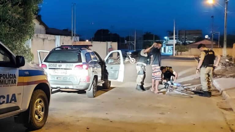 Adolescentes roubam frentista de posto em Brasilândia de Minas e são apreendidos pela Polícia Militar
