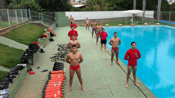 Bombeiros de João Pinheiro participam de curso de mergulho; atividades visam capacitá-los para operações aquáticas